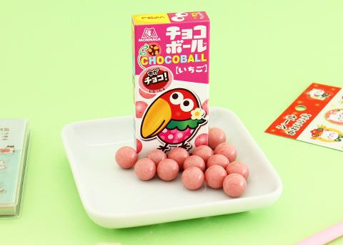 Morinaga Strawberry Chocoball